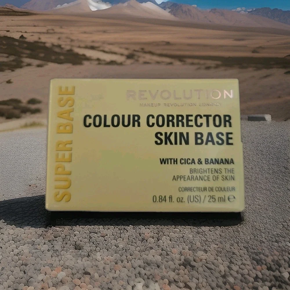 Revolution Super Base Colour Corrector Skin Base with Cica Banana 0.84 fl oz